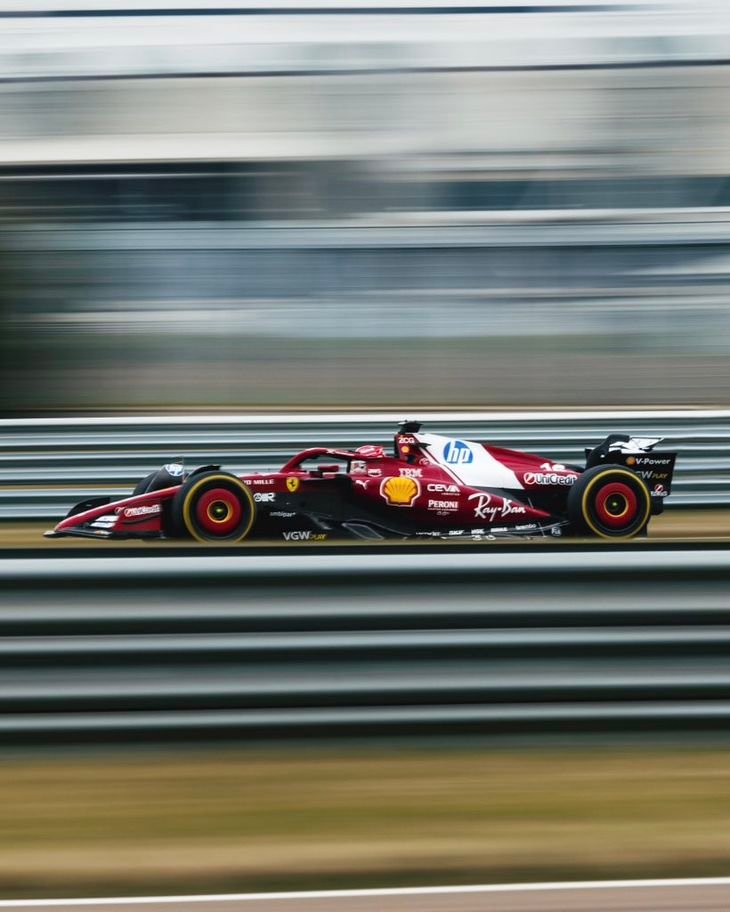 كان Charles Leclerc أول من اختبر SF-25 في فيوران تحت المظهر اليقظة للفريق ومديري Ferrari.